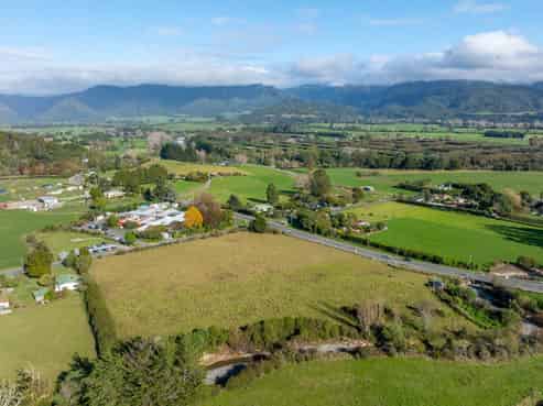 1982 Takaka Valley Highway, Takaka