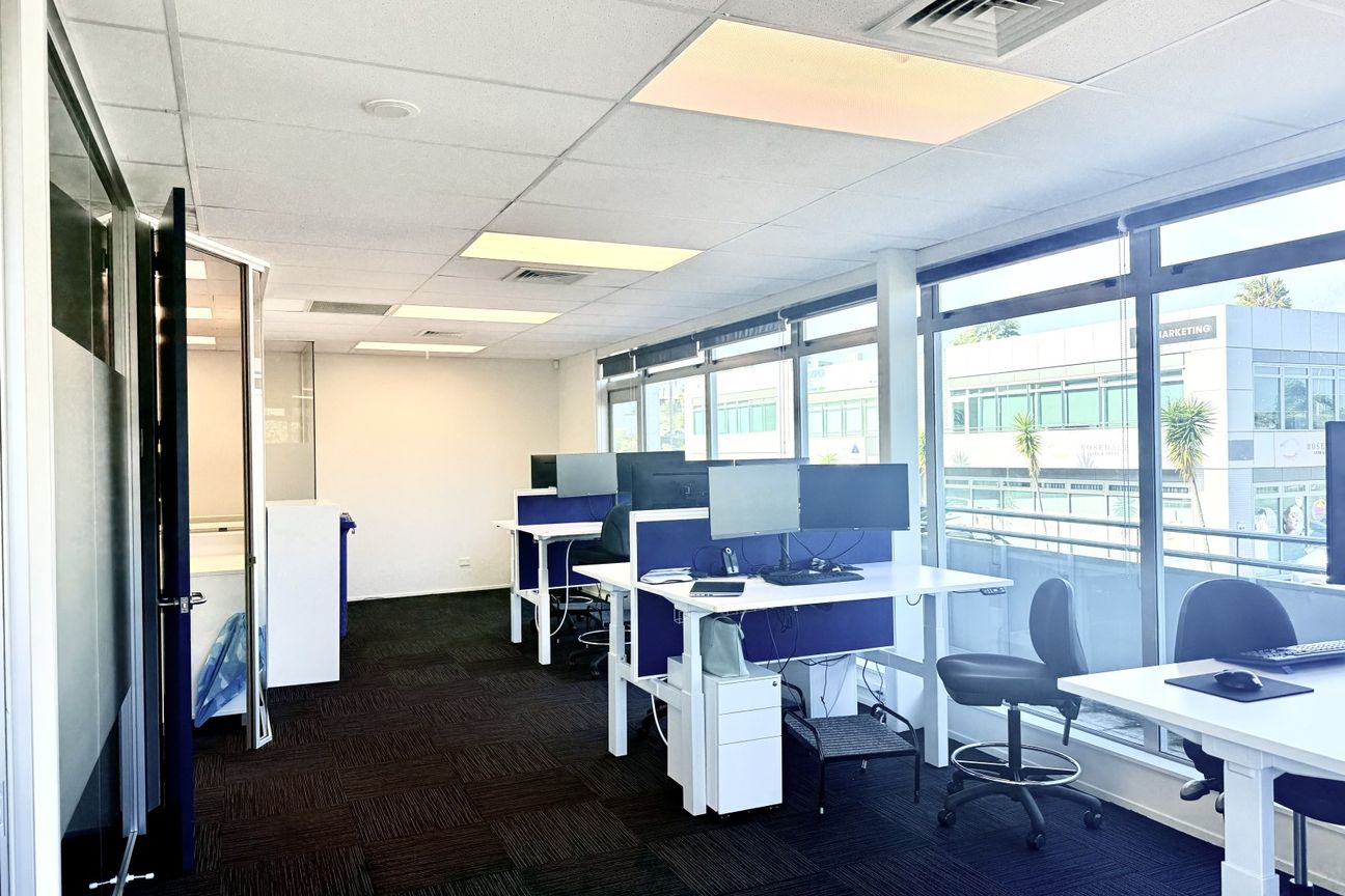 Rent reduced – prominent 122sqm office - Mehr