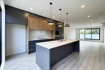 2/20 Penzance Road, Mairangi Bay