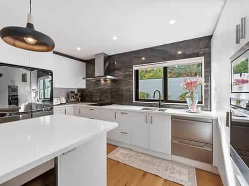 7 Hartles Place, Mellons Bay