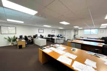 WAREHOUSE/OFFICE WITH ROLLER DOOR
