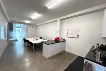 WAREHOUSE/OFFICE WITH ROLLER DOOR

