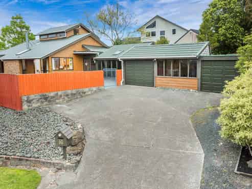 16 Mauretania Place, Lynfield