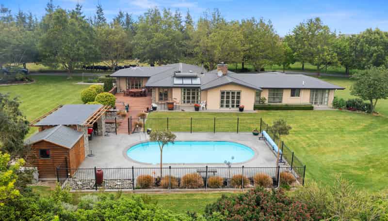 900 Loburn Whiterock Road, Loburn