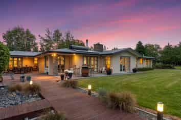 900 Loburn Whiterock Road, Loburn