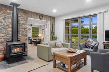 900 Loburn Whiterock Road, Loburn