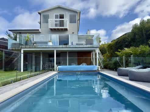 84 Parr Terrace, Castor Bay