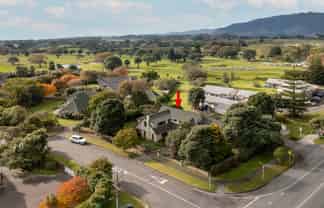 2 Lavinia Grove, Waikanae Beach