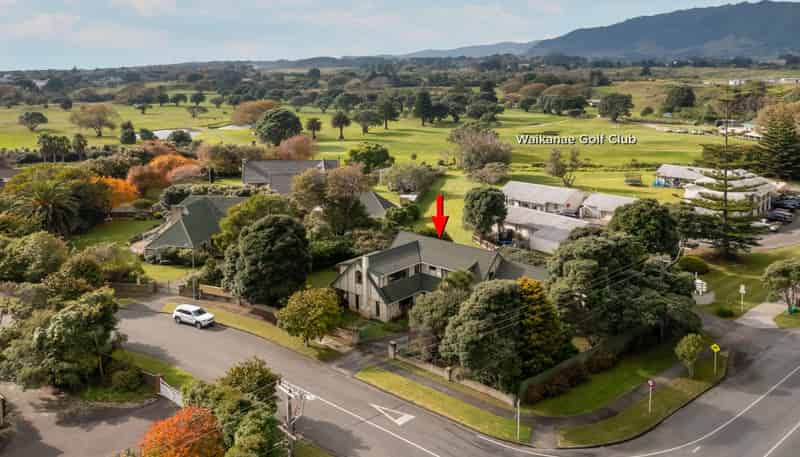 2 Lavinia Grove, Waikanae Beach