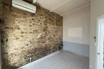 CHARACTER OFFICE / RETAIL ON JERVOIS
