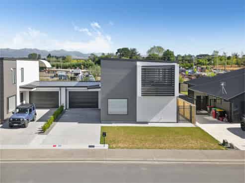33 Marine Corps Drive, Solway