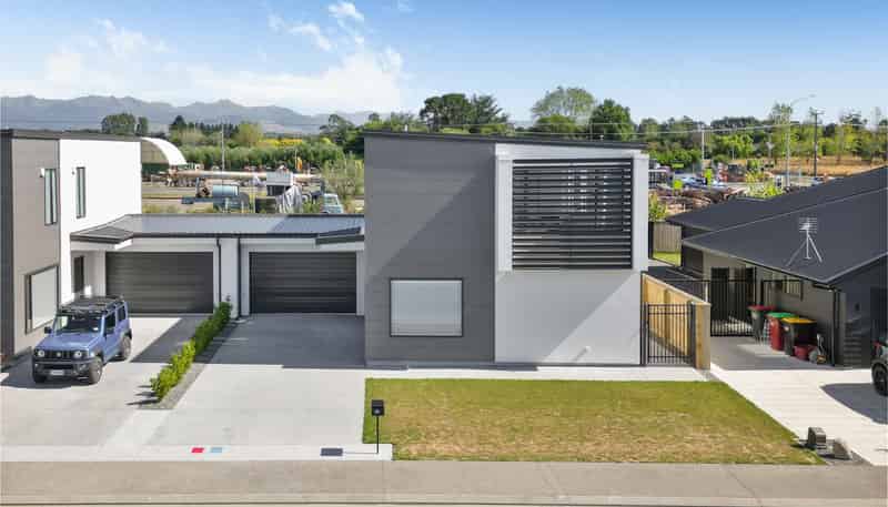 33 Marine Corps Drive, Solway