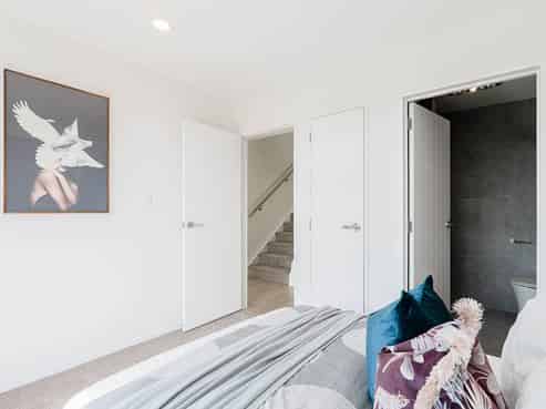 5/51 Sylvan Crescent, Te Atatu South