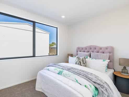 5/51 Sylvan Crescent, Te Atatu South