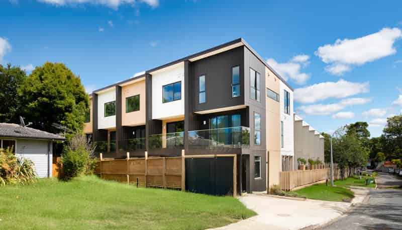 12 South Pacific Place, Henderson