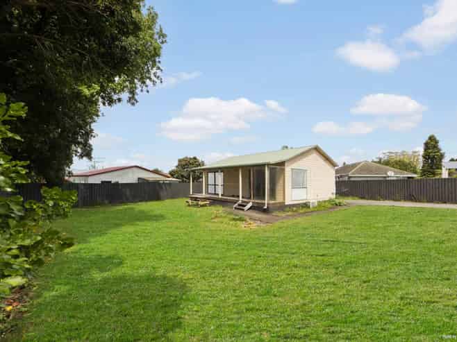 11A Kervil Avenue, Te Atatu Peninsula