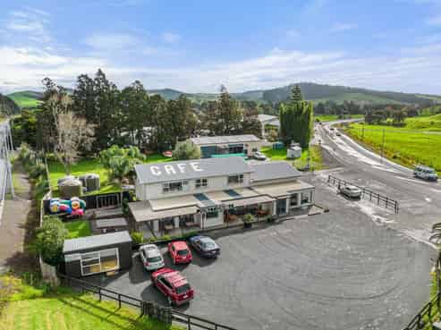 STRATEGIC COMMERCIAL WITH DUAL HIGHWAY FRONTAGE
