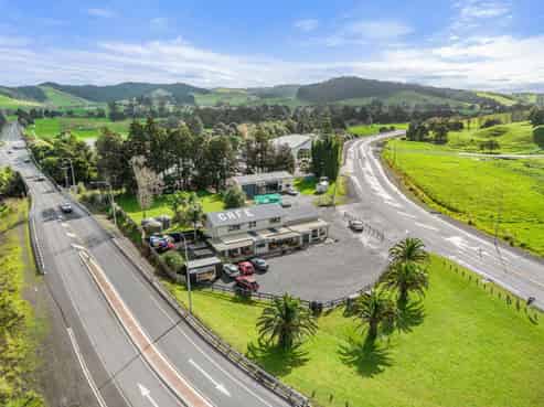 STRATEGIC COMMERCIAL WITH DUAL HIGHWAY FRONTAGE
