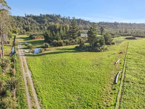 126 Two Mile Line Road, Hokitika