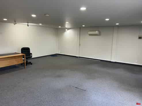 Great Port location- Warehouse Office and Yard