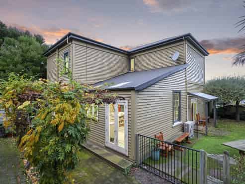 2 Brittan Terrace, Lyttelton