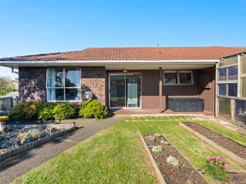 1/3 Tyrian Close, Half Moon Bay