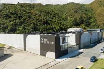 Near New Industrial Unit Priced to SELL!