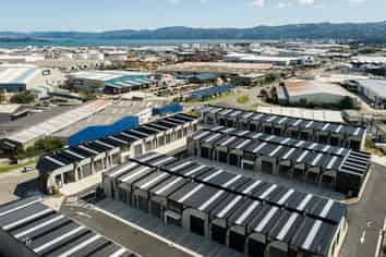 Near New Industrial Unit Priced to SELL!