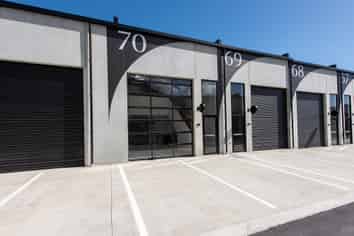 Near New Industrial Unit Priced to SELL!
