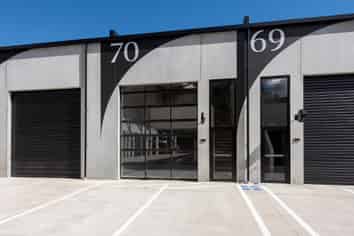 Near New Industrial Unit Priced to SELL!