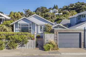 65 Marine Parade, Seatoun