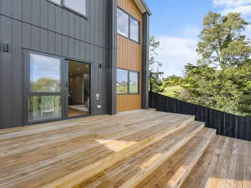 12 Nanjing Road, Pukekohe