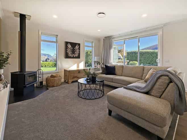 19 Montgomery Crescent, Kinloch