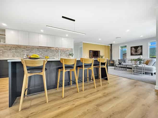 19 Montgomery Crescent, Kinloch