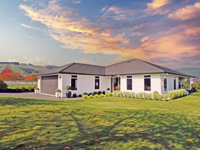 19 Montgomery Crescent, Kinloch