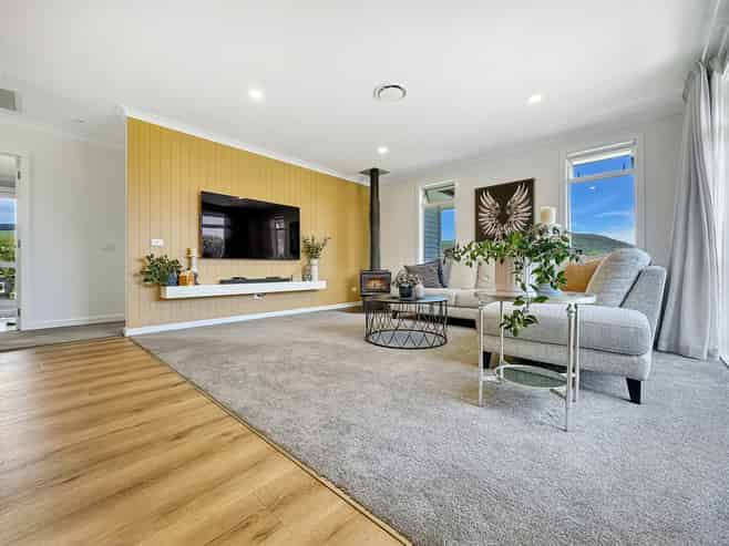 19 Montgomery Crescent, Kinloch