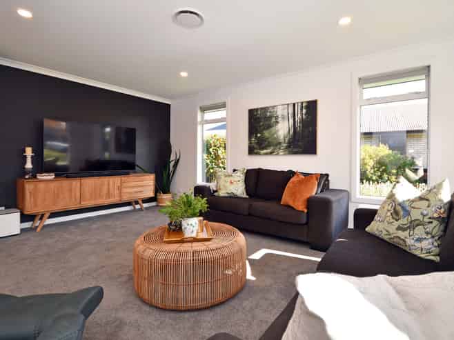 19 Montgomery Crescent, Kinloch