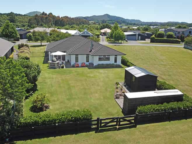 19 Montgomery Crescent, Kinloch