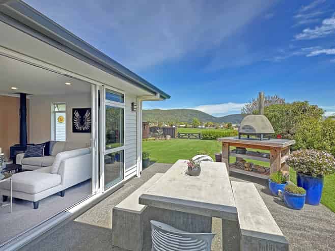 19 Montgomery Crescent, Kinloch