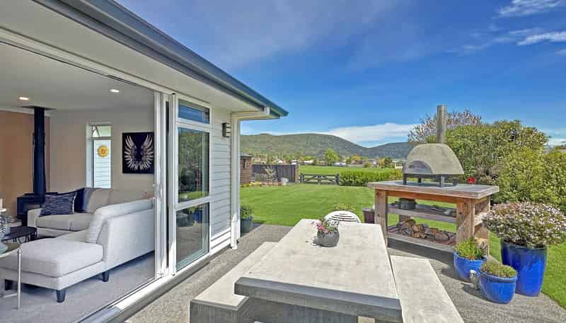 19 Montgomery Crescent, Kinloch