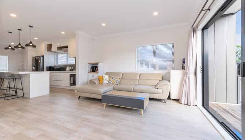 49B  Titirangi Road, New Lynn