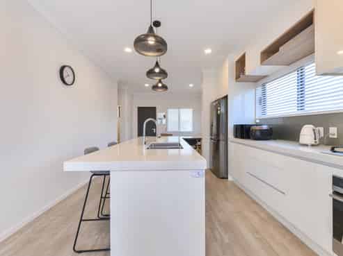 49B  Titirangi Road, New Lynn