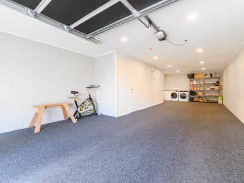 49B  Titirangi Road, New Lynn