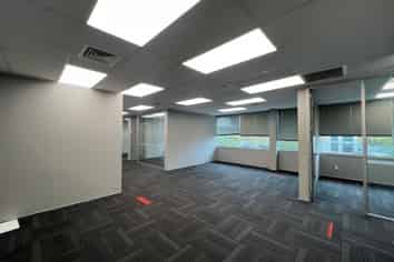 Airport Oaks Prime: Corner Office Hub