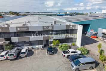 A-Grade Airport Oaks Office