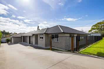 121 Sutherland Road, Brookfield