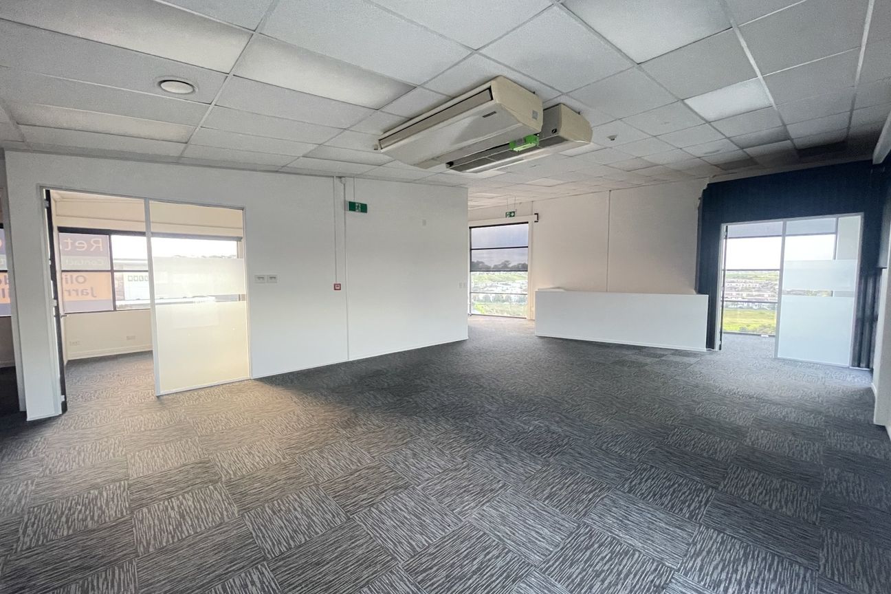 Modern Level 1 Office in High-Profile Location - Vista 4