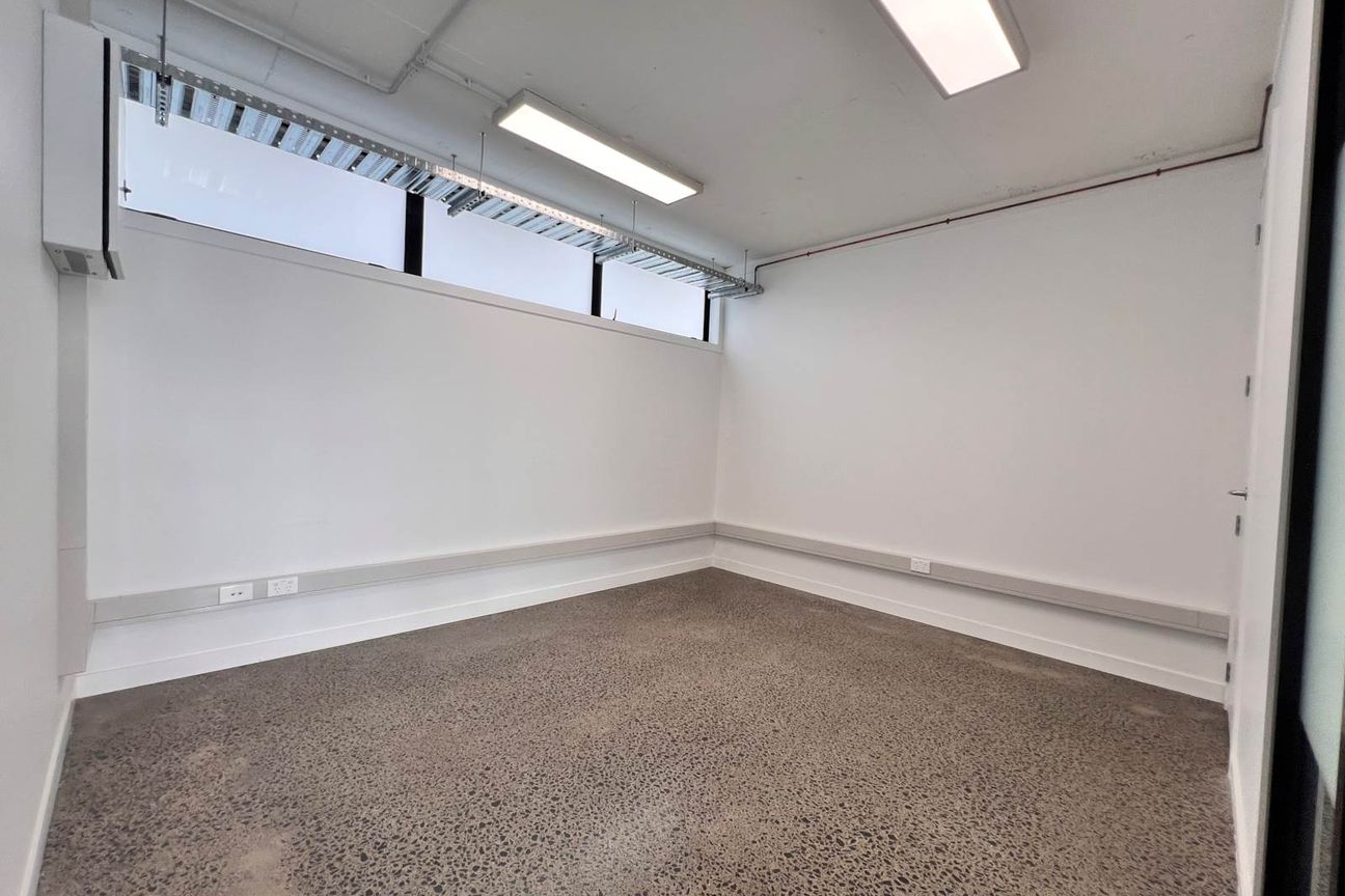 PREMIUM MEDICAL OR OFFICE SPACE - Meer