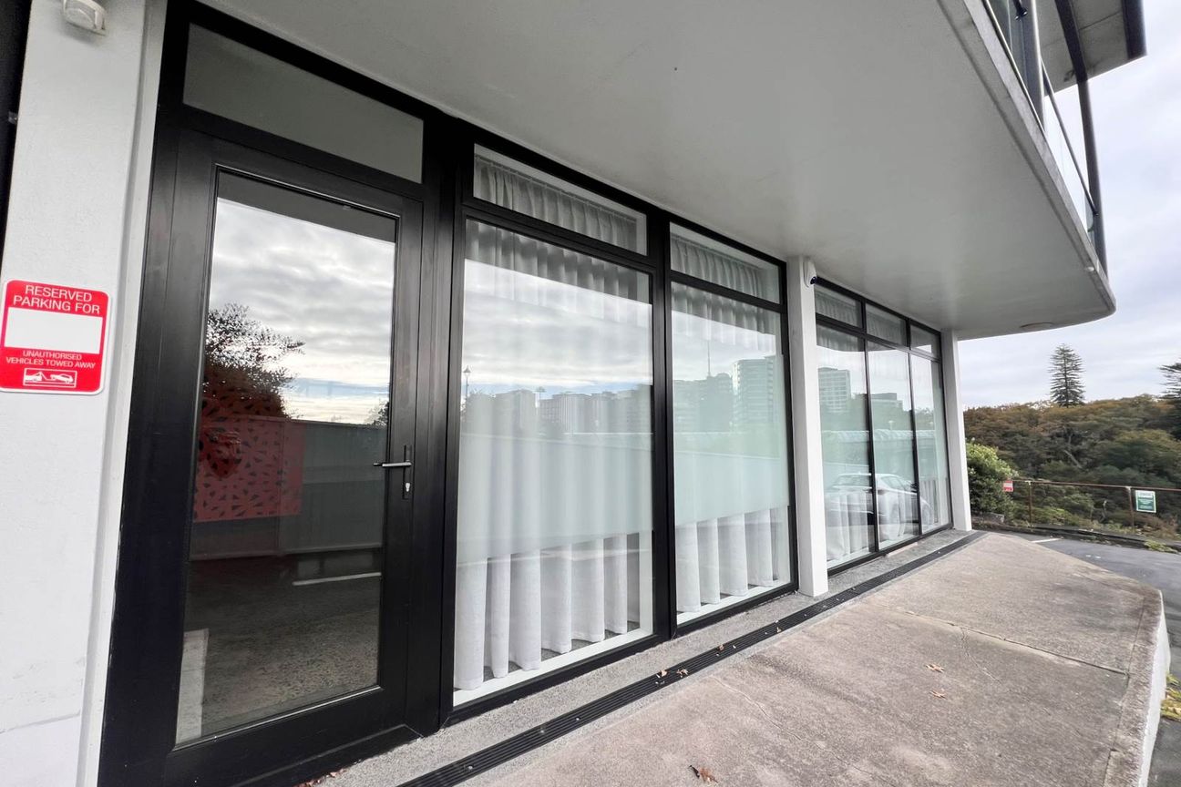PREMIUM MEDICAL OR OFFICE SPACE - Aanzicht 2