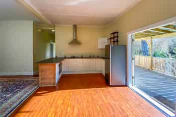 111 State Highway, Paraparaumu